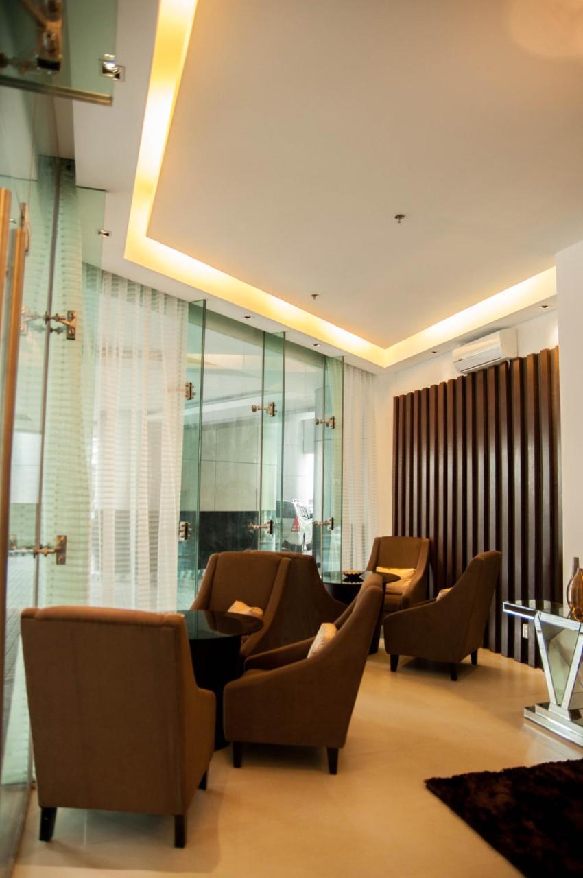 Versailles Stay Makati City Bagian luar foto