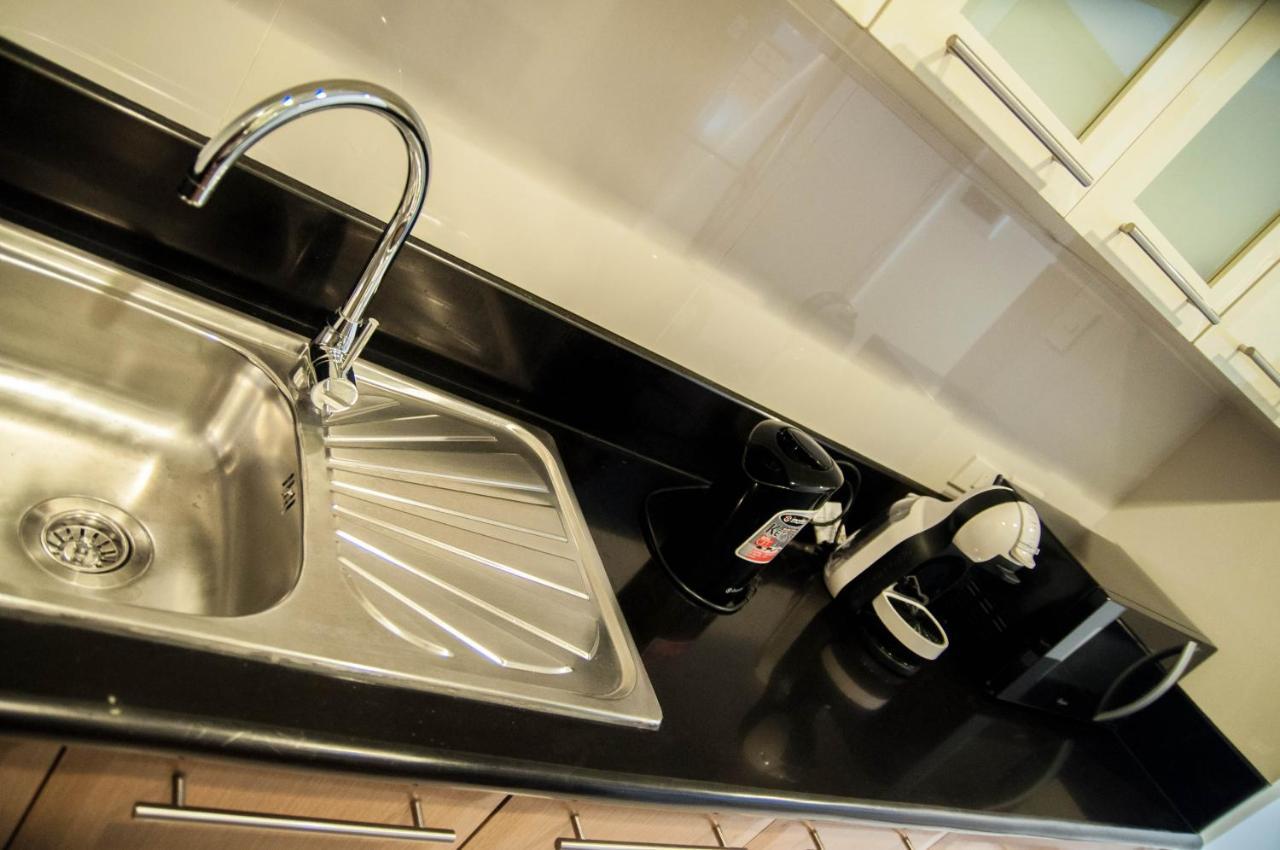 Versailles Stay Makati City Bagian luar foto